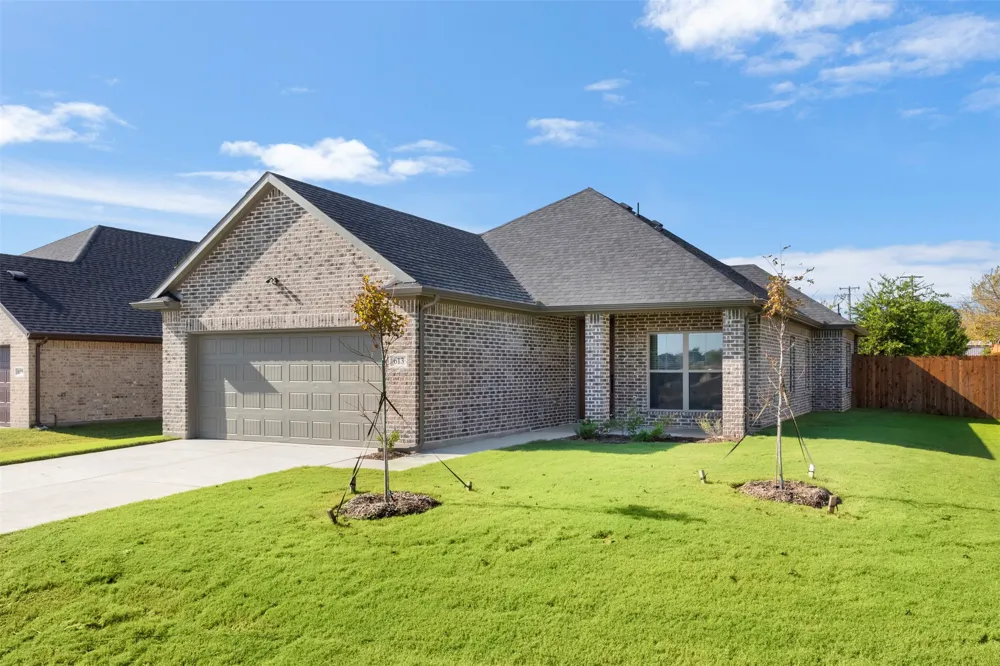 613 Escovedo Drive Italy, TX 76651