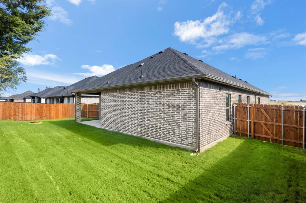 613 Escovedo Drive Italy, TX 76651