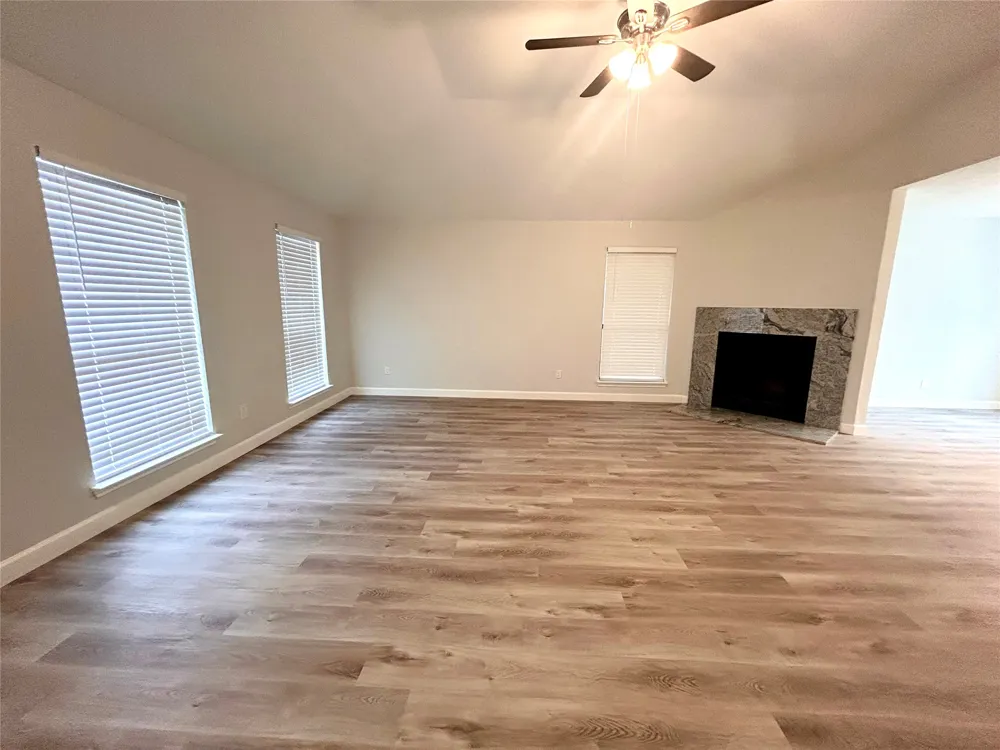 415 Rifleman Trail Arlington, TX 76002