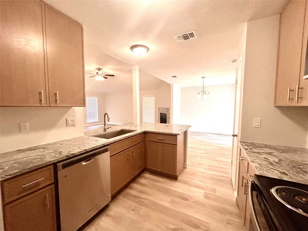 415 Rifleman Trail Arlington, TX 76002