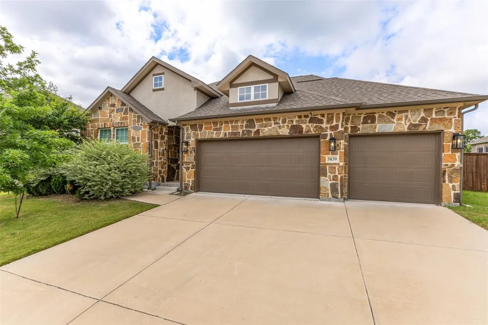 5839 Heatherwood Loop Sachse, TX 75048