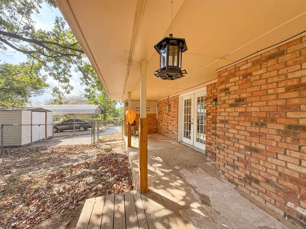 417 W Mccart Street Krum, TX 76249