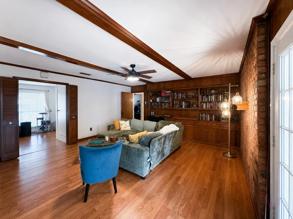 417 W Mccart Street Krum, TX 76249