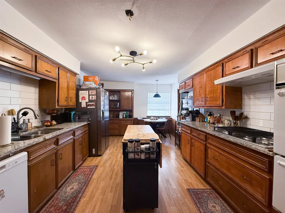 417 W Mccart Street Krum, TX 76249