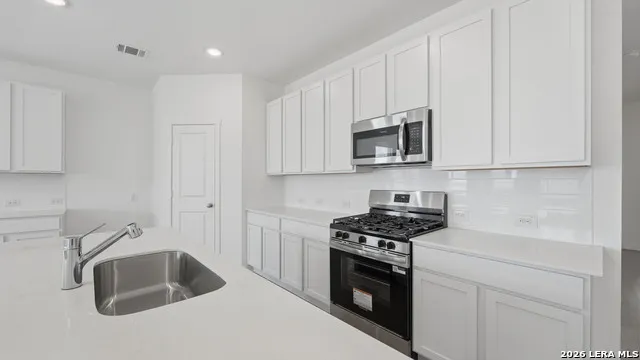 1304 APRON TRL New Braunfels, TX 78130
