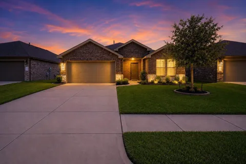 927 Petunia Falls Lane