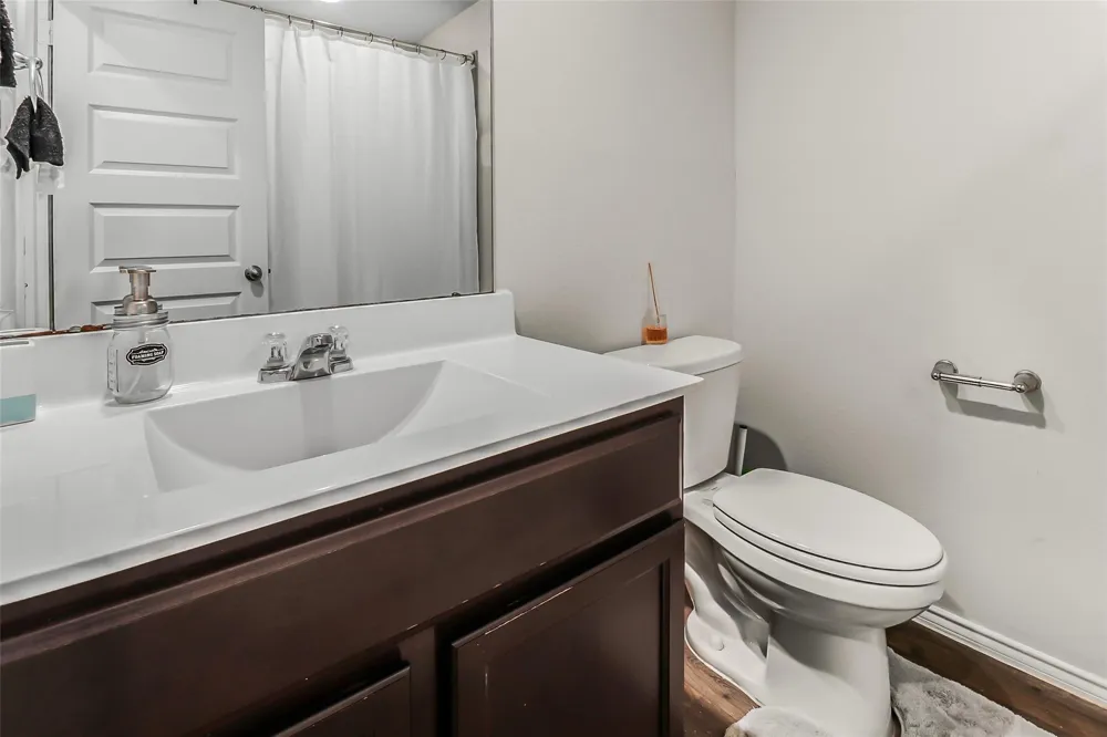 927 Petunia Falls Lane Rosharon, TX 77583