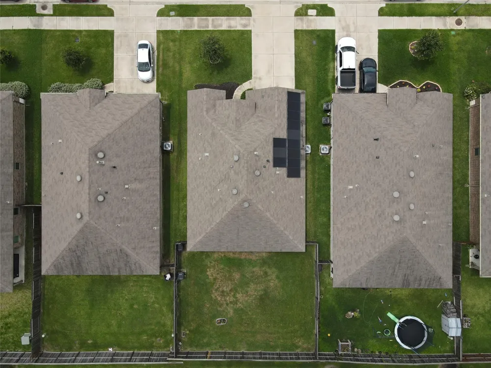 927 Petunia Falls Lane Rosharon, TX 77583