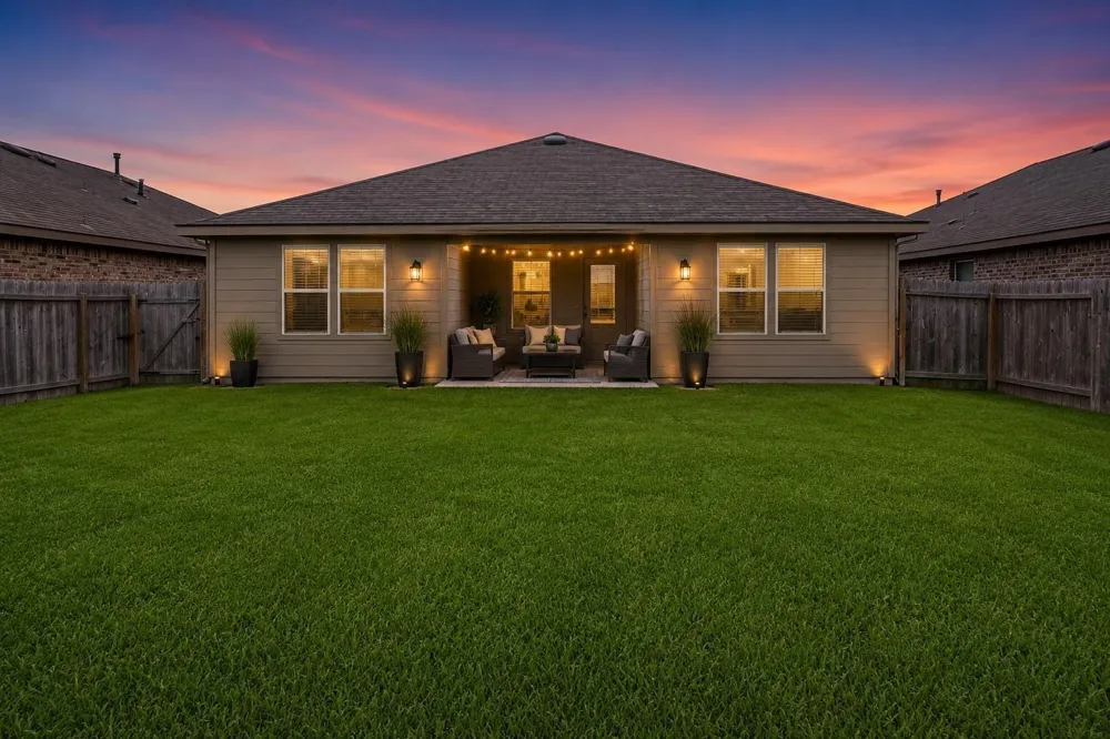 927 Petunia Falls Lane Rosharon, TX 77583