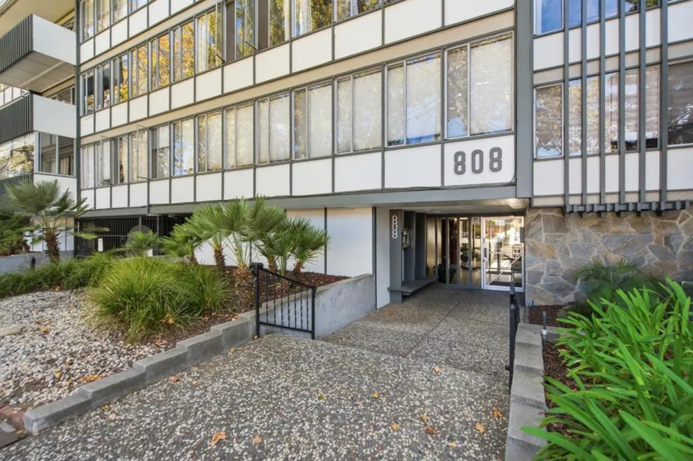 808 Laurel Avenue #202 San Mateo, CA 94401