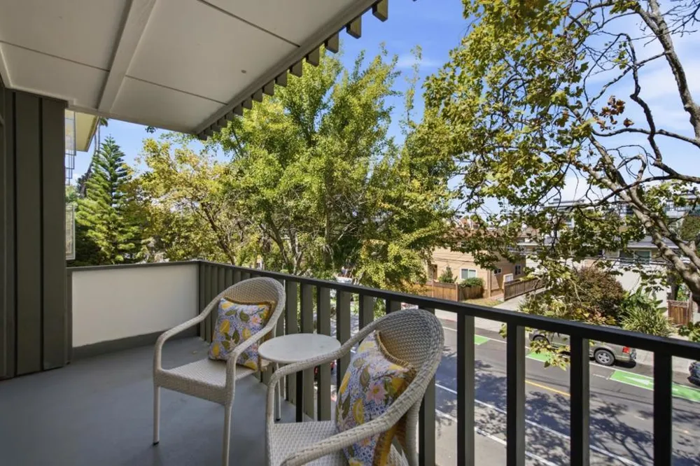 808 Laurel Avenue #202 San Mateo, CA 94401