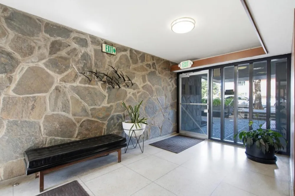 808 Laurel Avenue #202 San Mateo, CA 94401