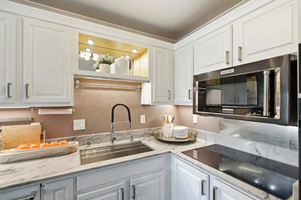 808 Laurel Avenue #202 San Mateo, CA 94401