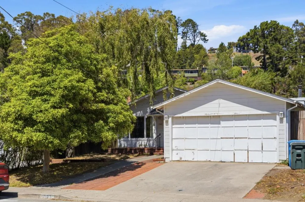 1527 Madeira Drive Pacifica, CA 94044