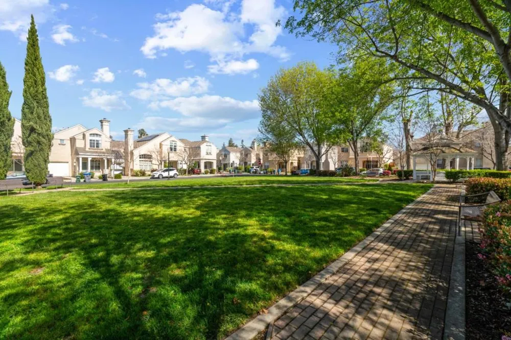 101 Beacon Street Mountain View, CA 94040