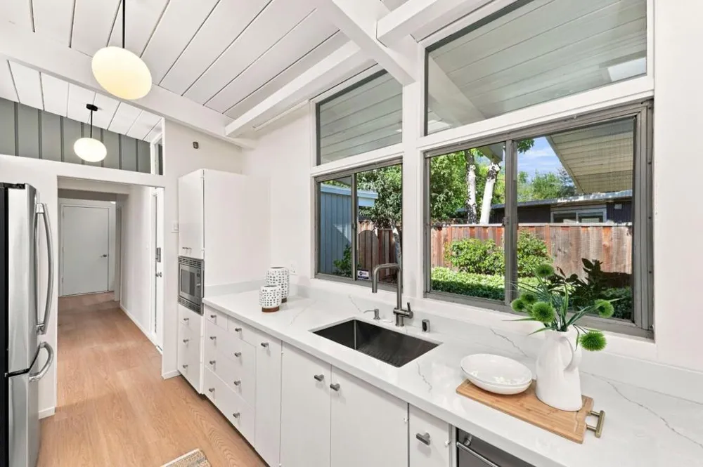4066 Ben Lomond Drive Palo Alto, CA 94306