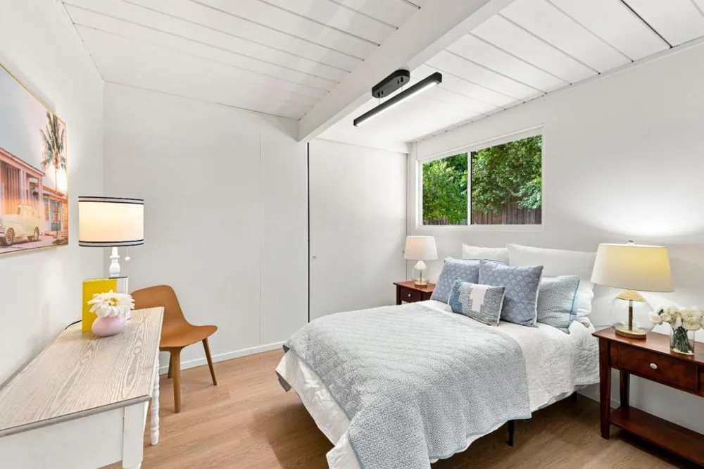 4066 Ben Lomond Drive Palo Alto, CA 94306