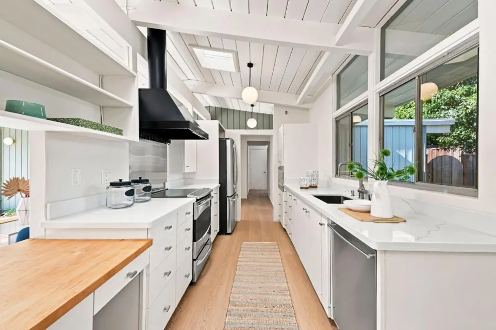 4066 Ben Lomond Drive Palo Alto, CA 94306