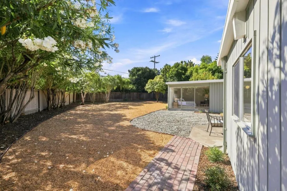 4066 Ben Lomond Drive Palo Alto, CA 94306