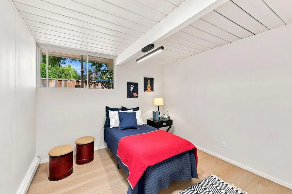 4066 Ben Lomond Drive Palo Alto, CA 94306