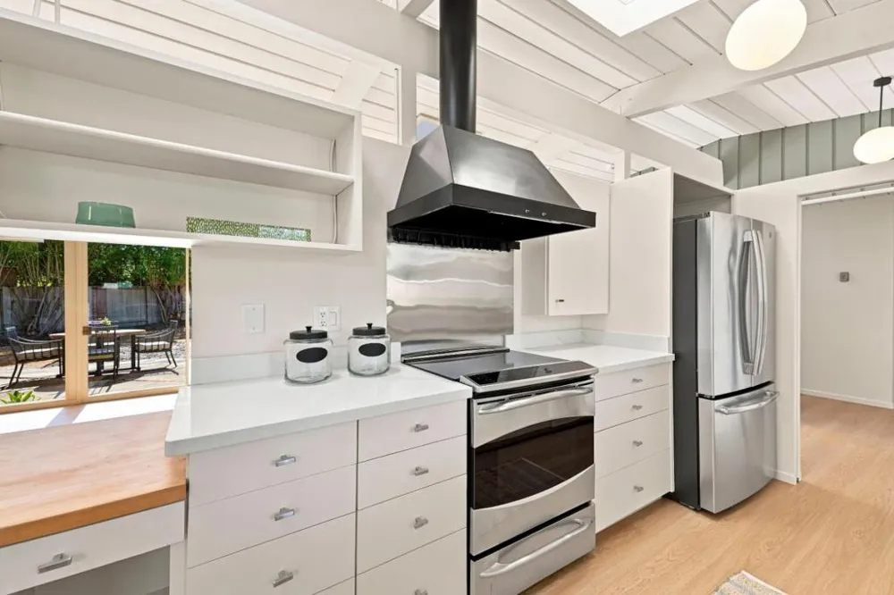 4066 Ben Lomond Drive Palo Alto, CA 94306