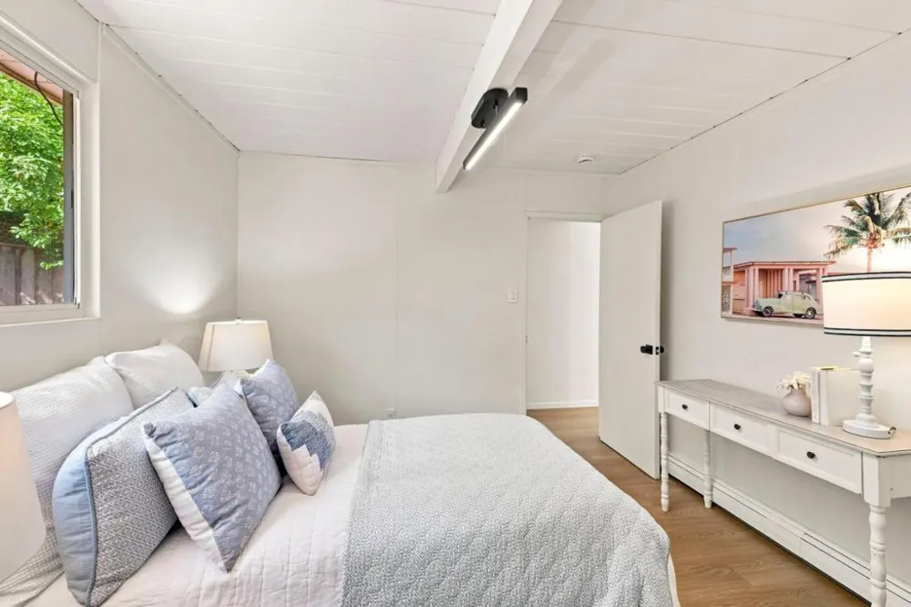 4066 Ben Lomond Drive Palo Alto, CA 94306