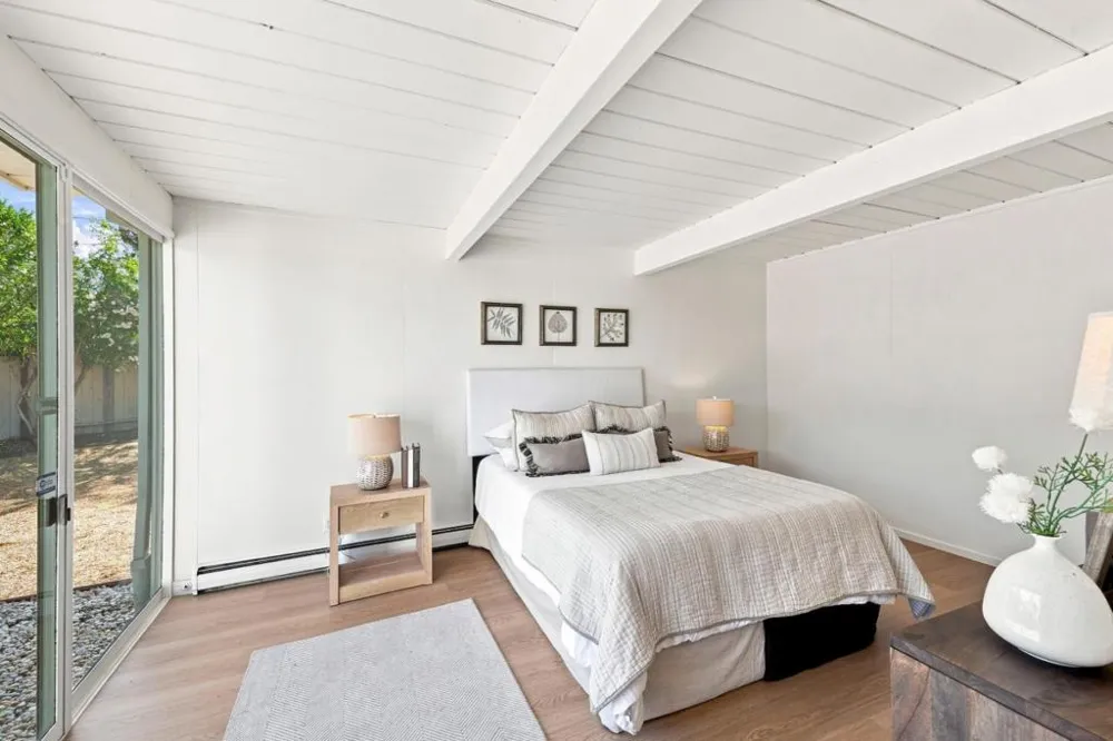 4066 Ben Lomond Drive Palo Alto, CA 94306