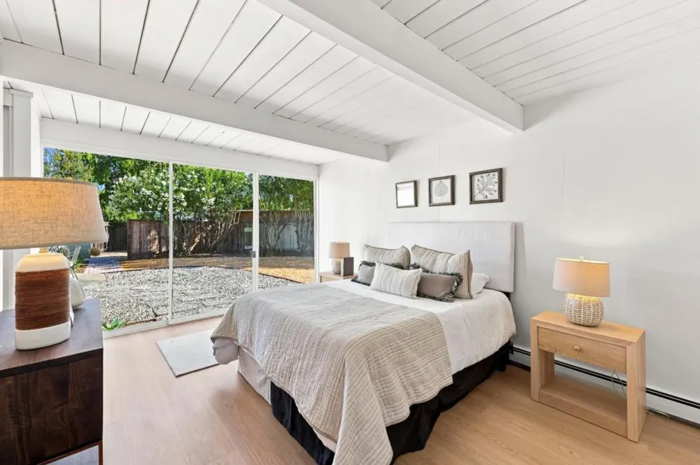 4066 Ben Lomond Drive Palo Alto, CA 94306