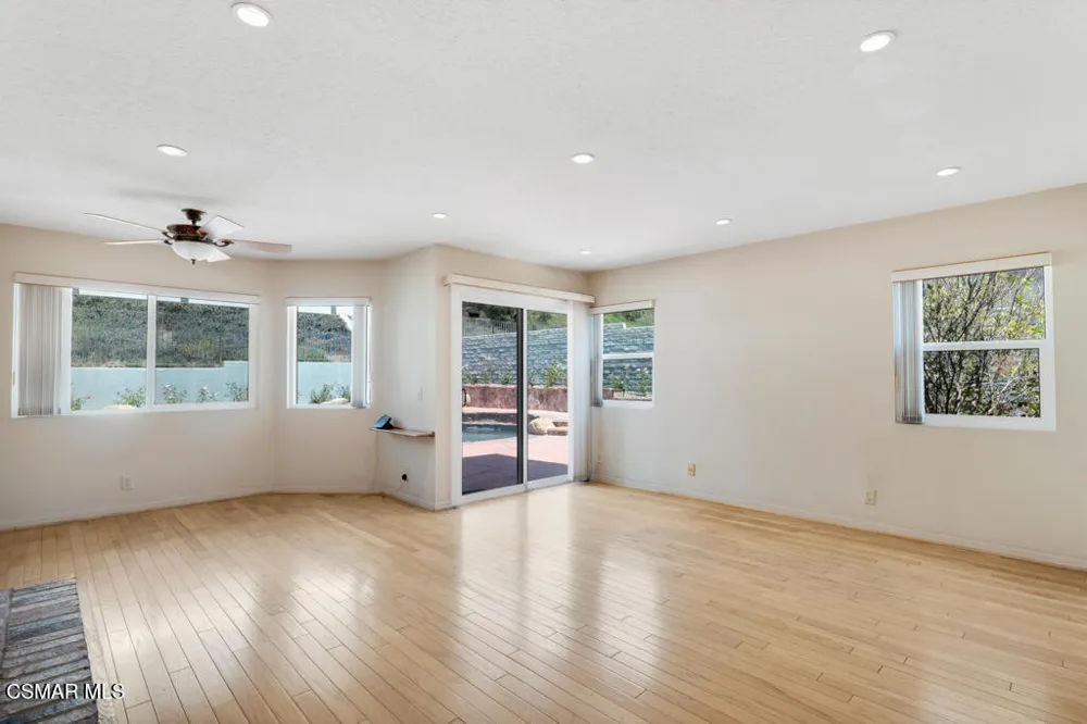 5339 Seneca Place Simi Valley, CA 93063