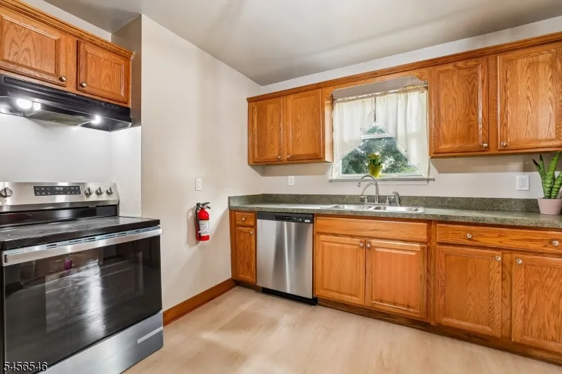 584 Thomas Blvd #1A Unit 1A East Orange City, NJ 07017