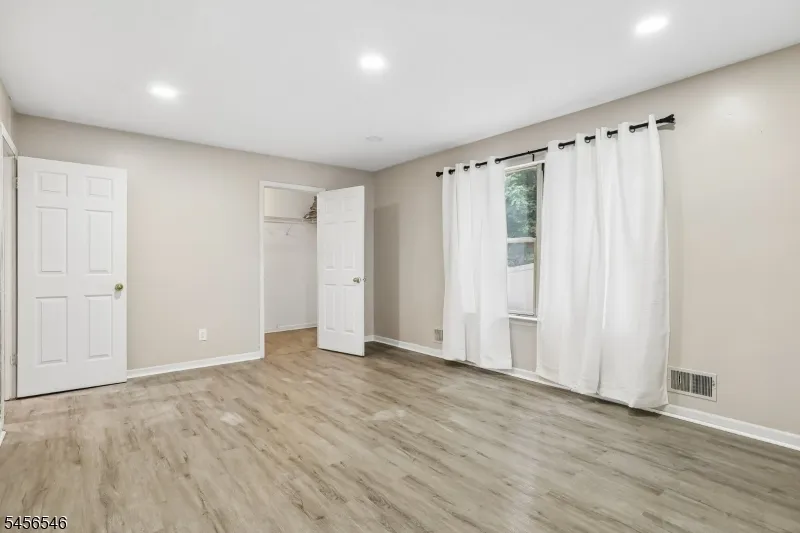 584 Thomas Blvd #1A Unit 1A East Orange City, NJ 07017
