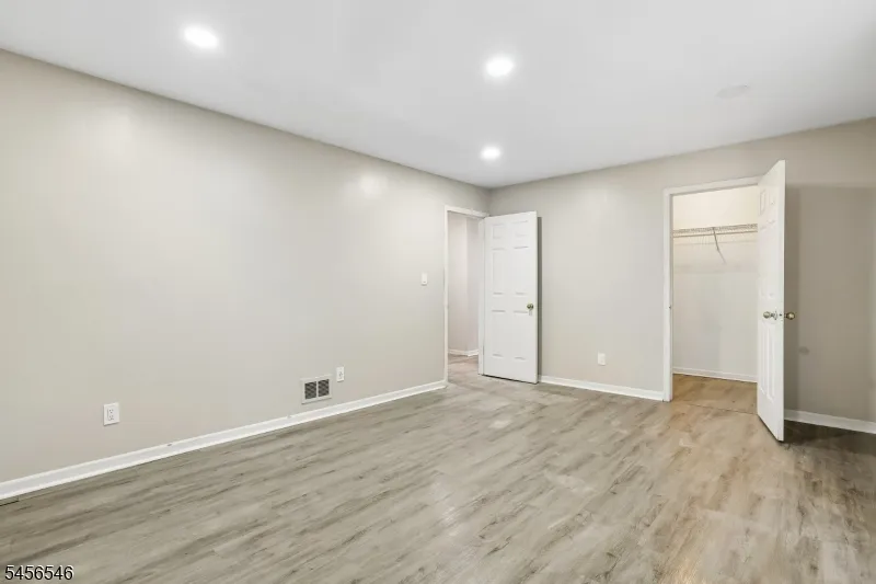 584 Thomas Blvd #1A Unit 1A East Orange City, NJ 07017