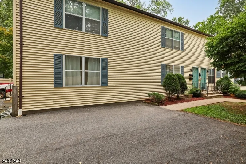 584 Thomas Blvd #1A Unit 1A East Orange City, NJ 07017