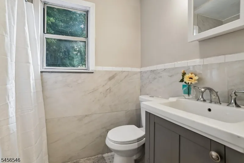 584 Thomas Blvd #1A Unit 1A East Orange City, NJ 07017