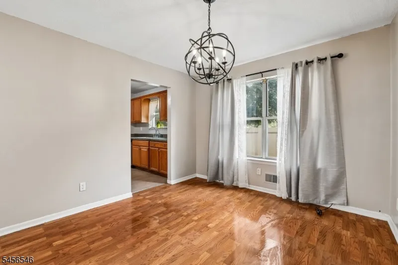 584 Thomas Blvd #1A Unit 1A East Orange City, NJ 07017