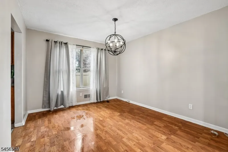 584 Thomas Blvd #1A Unit 1A East Orange City, NJ 07017