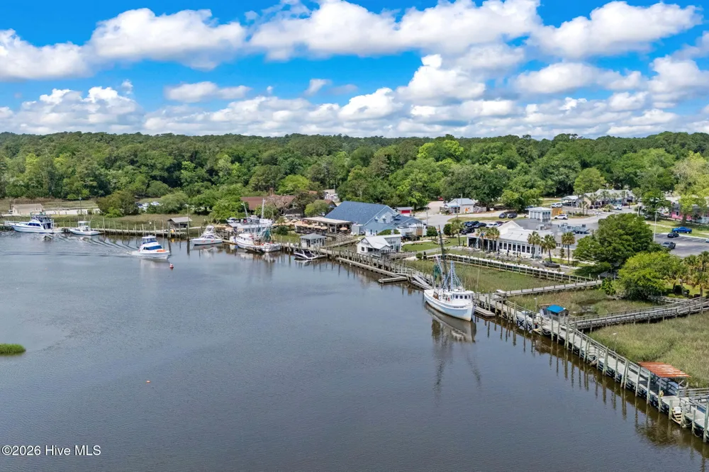 1037 Harbor Drive Calabash, NC 28467