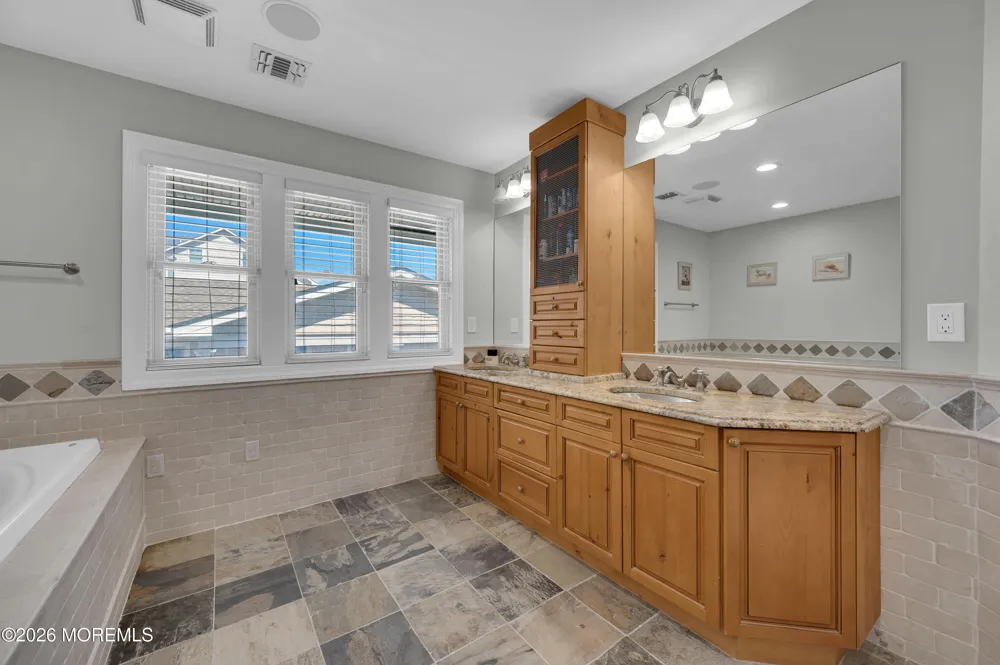 553 Long Point Drive Toms River, NJ 08753