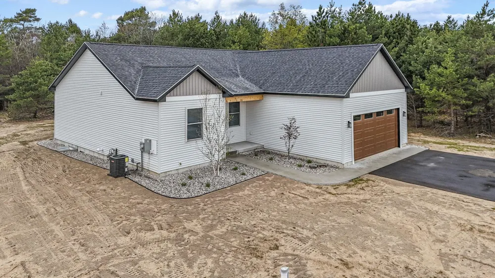 3038 Michele Marie Green Lake Township, MI 49637
