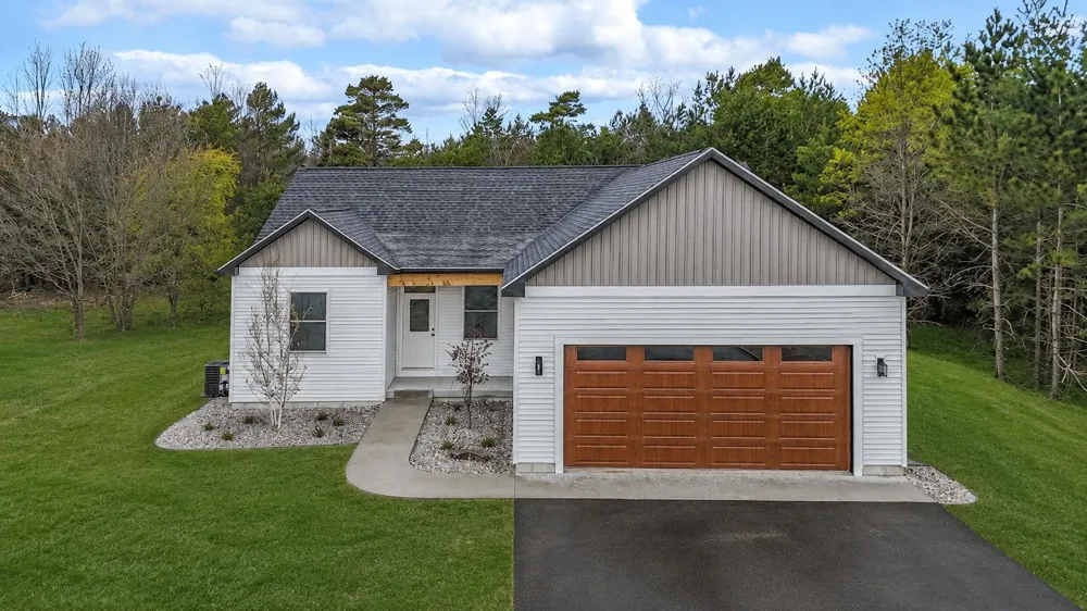 3038 Michele Marie Green Lake Township, MI 49637