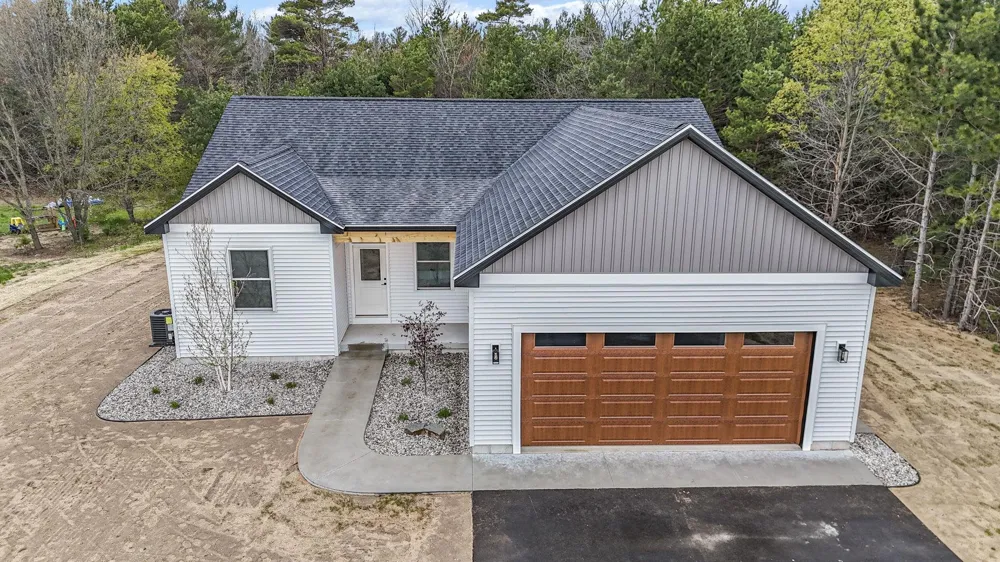 3038 Michele Marie Green Lake Township, MI 49637