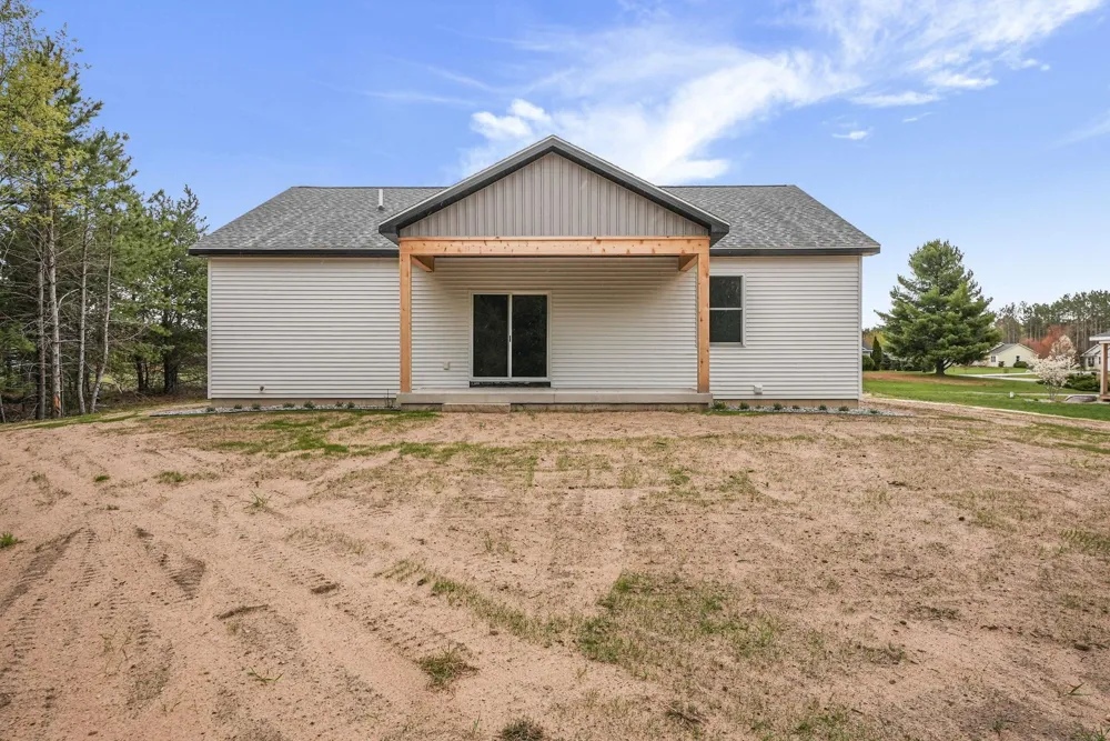 3038 Michele Marie Green Lake Township, MI 49637