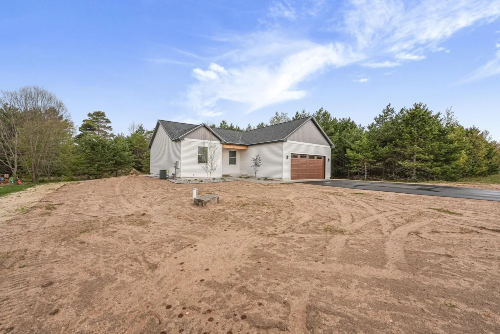 3038 Michele Marie Green Lake Township, MI 49637