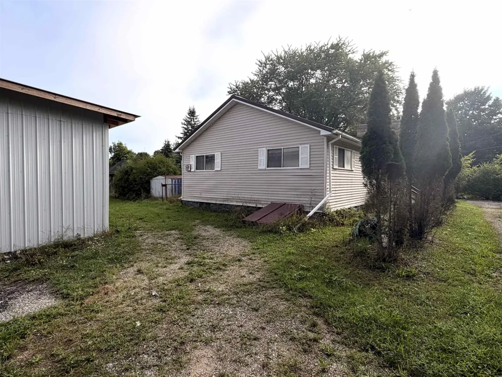 9526 W Monroe Seville Township, MI 48832