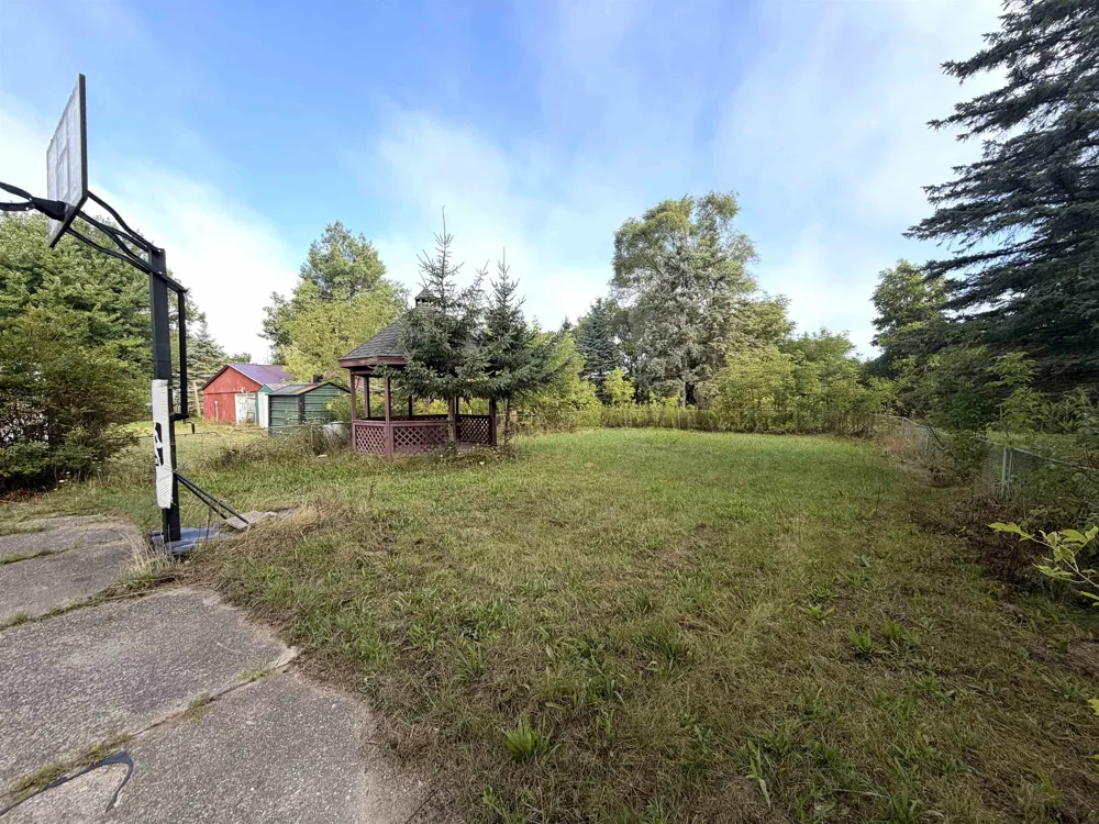 9526 W Monroe Seville Township, MI 48832