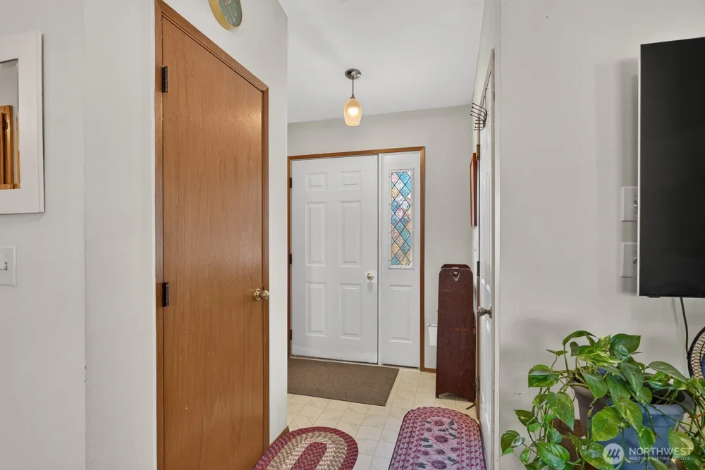 27215 Manor Place NW Stanwood, WA 98292