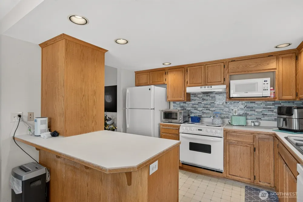 27215 Manor Place NW Stanwood, WA 98292
