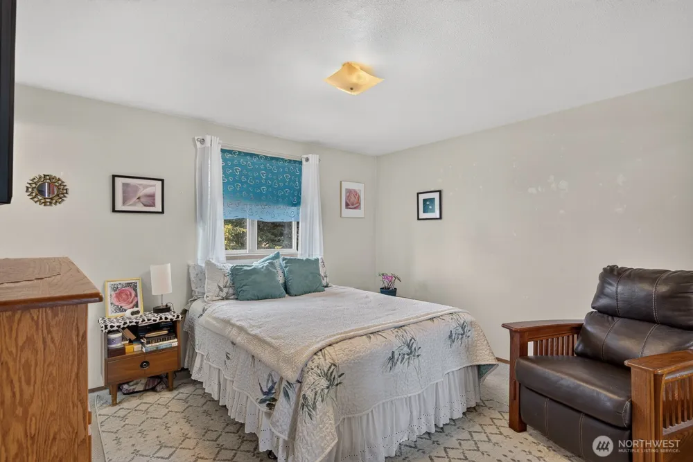 27215 Manor Place NW Stanwood, WA 98292