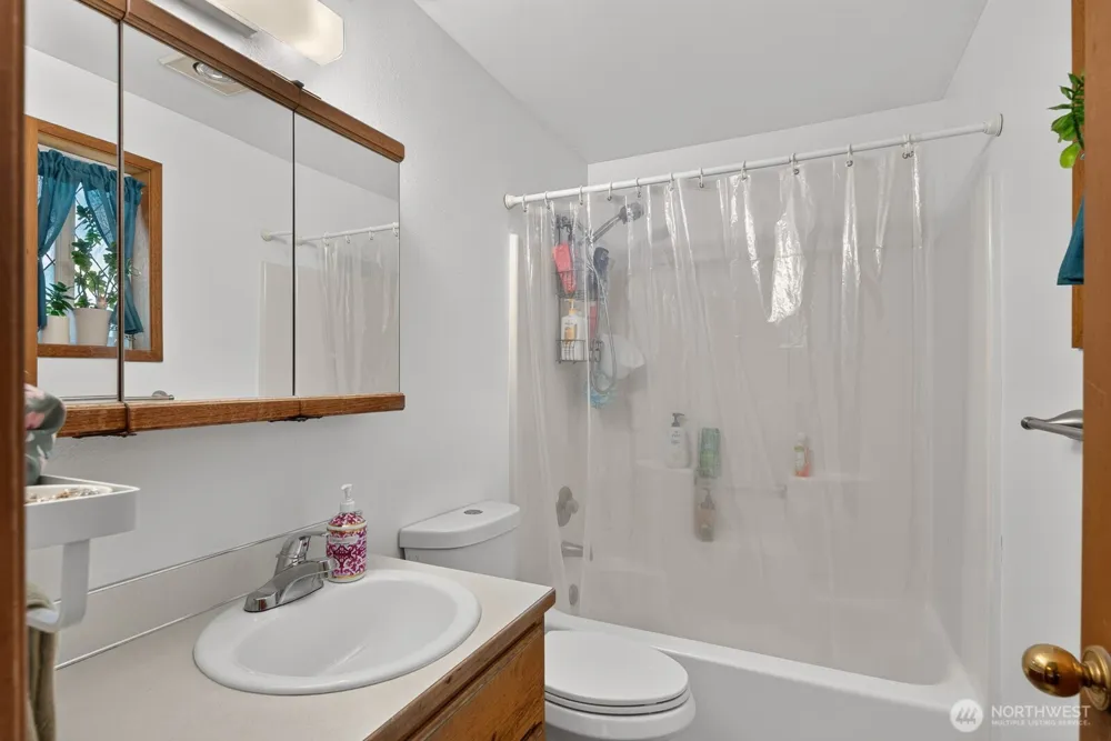 27215 Manor Place NW Stanwood, WA 98292