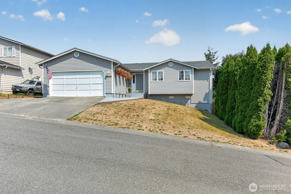 27215 Manor Place NW Stanwood, WA 98292